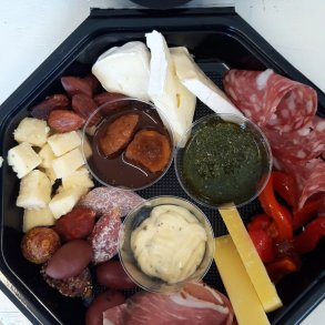 Tapasanretning til 1 person. BESTILLES P TELEFON 74560300